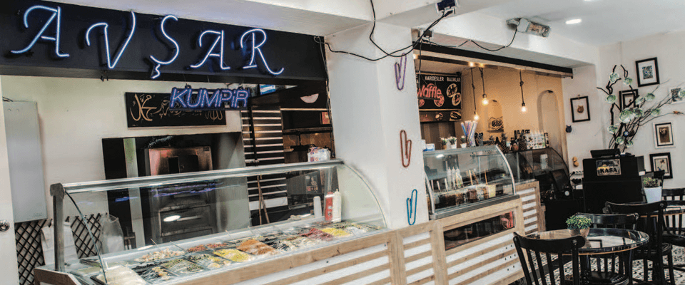 İyi Waffle’ın Sırrı Hamuru ve Çikolata Sosunda