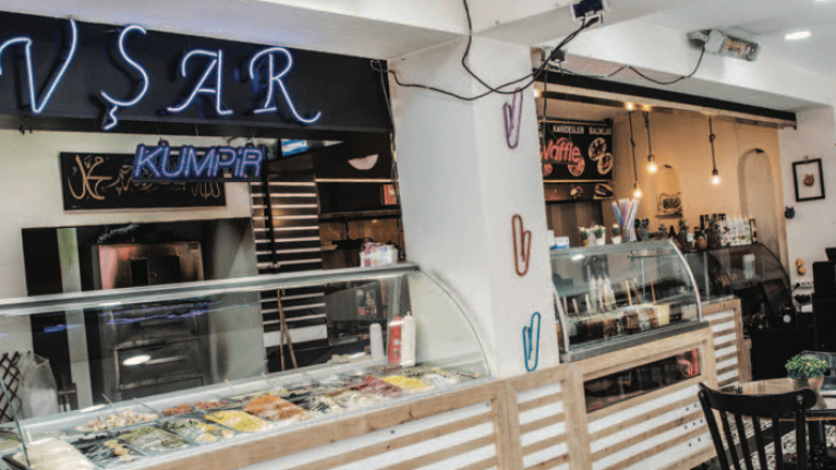 İyi Waffle’ın Sırrı Hamuru ve Çikolata Sosunda