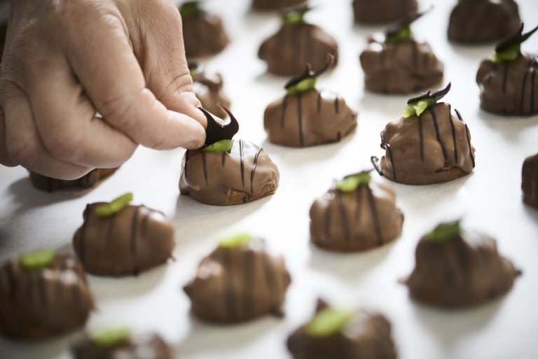 Nestlé 1927 Sütlü Kuvertür Para Çikolata